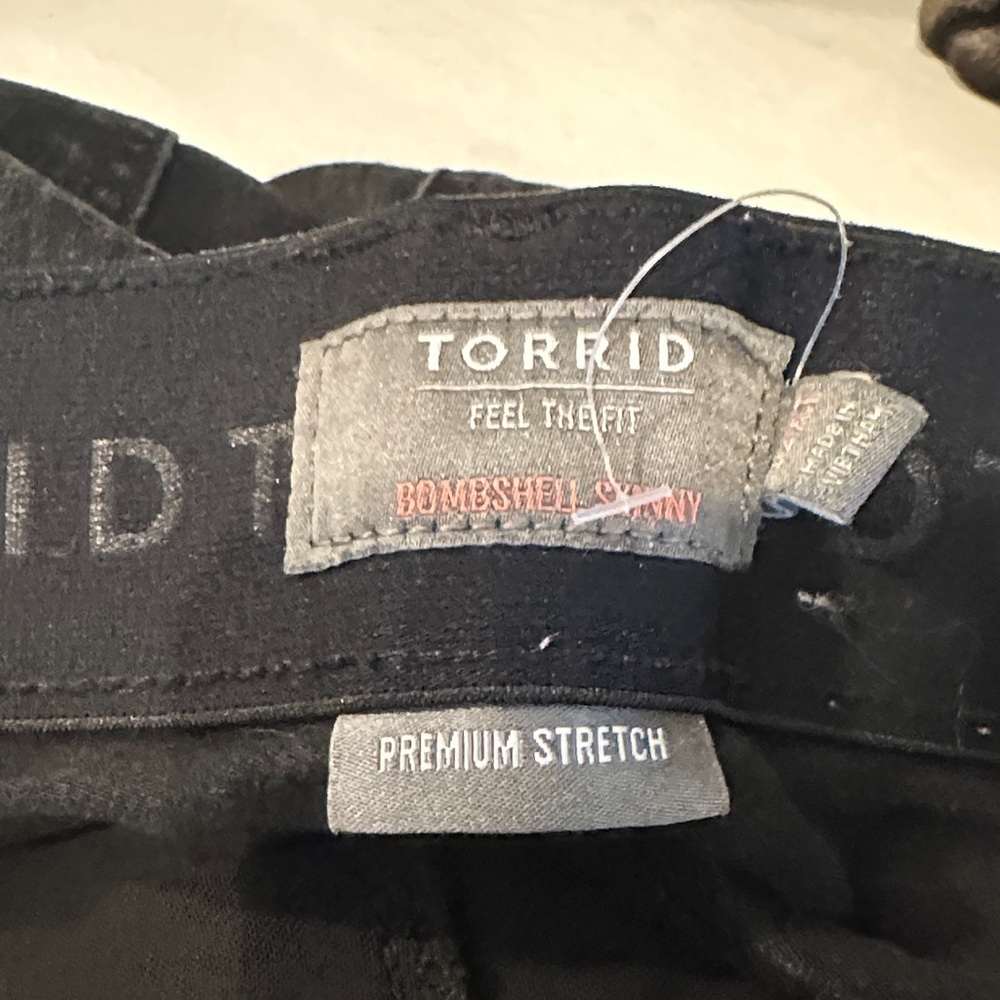 Torrid Black Skinny Jeans for Women - Picture 3 of 6